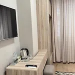 Agora Tiran