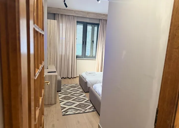Agora Aparthotel 3* تيرانا