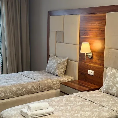 Agora Boutique