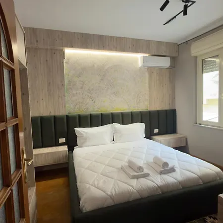 Agora Boutique