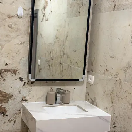 Agora Boutique Aparthotel 3*