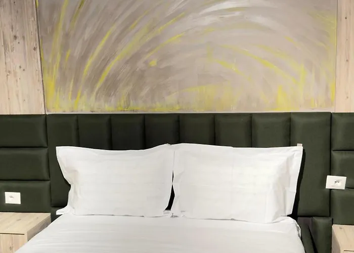 Agora Aparthotel 公寓式酒店