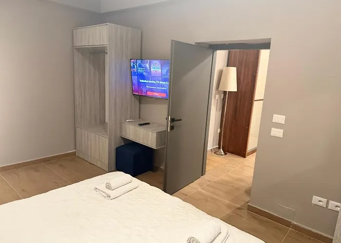 Agora Aparthotel 公寓式酒店 地拉那