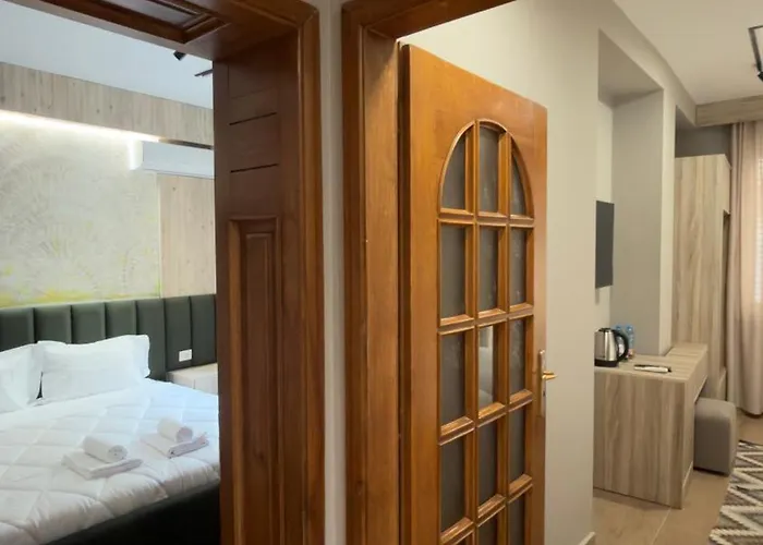 Agora Aparthotel 公寓式酒店 地拉那