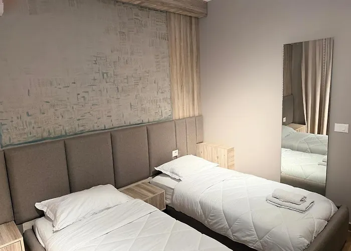 Agora Aparthotel 地拉那