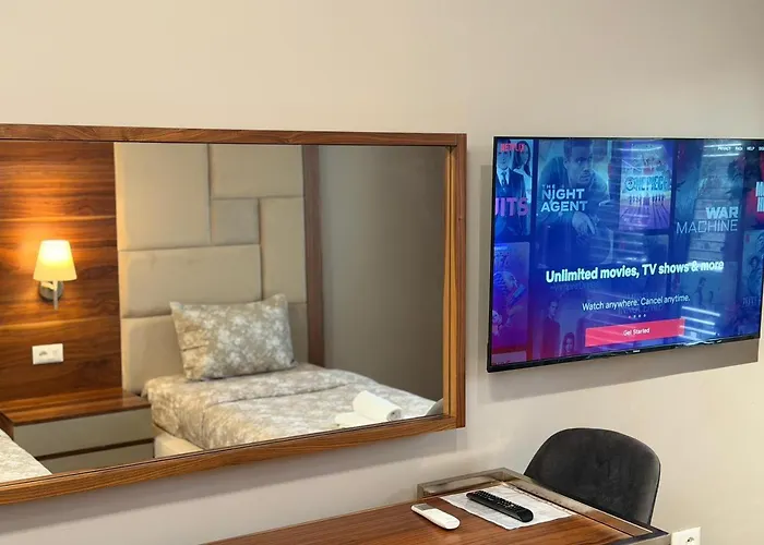 Agora Aparthotel 公寓式酒店 地拉那